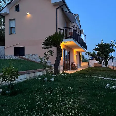 Alloggio per agriturismo Vino & Rose *